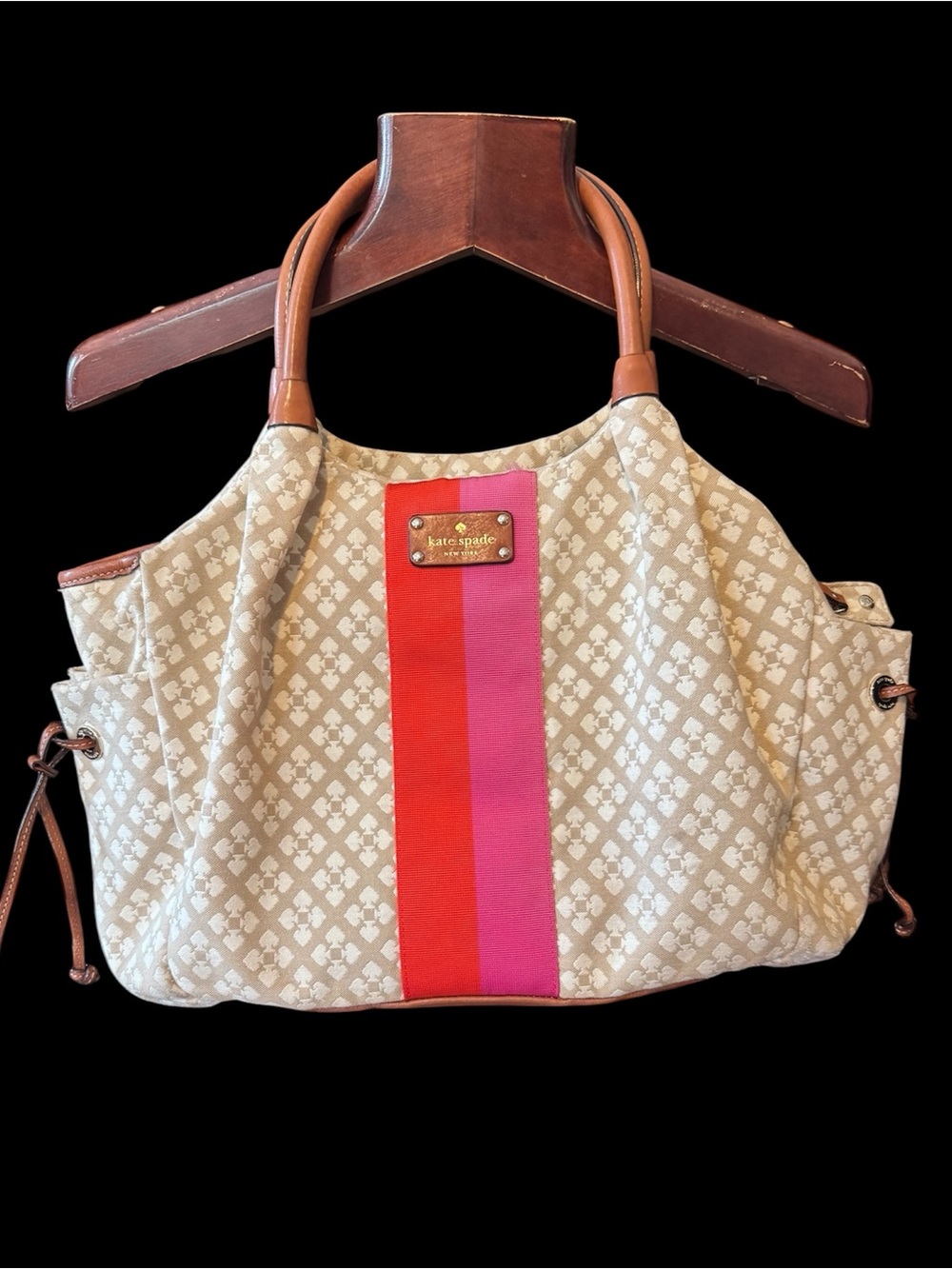 Large baby or diaper Kate spade beige shoulder bag with pink and red center